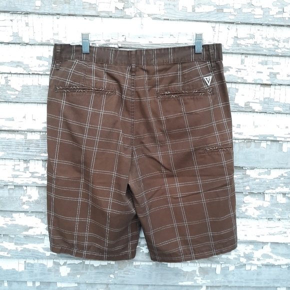 🌟 Virt plaid shorts size 32 - Picture 1 of 5